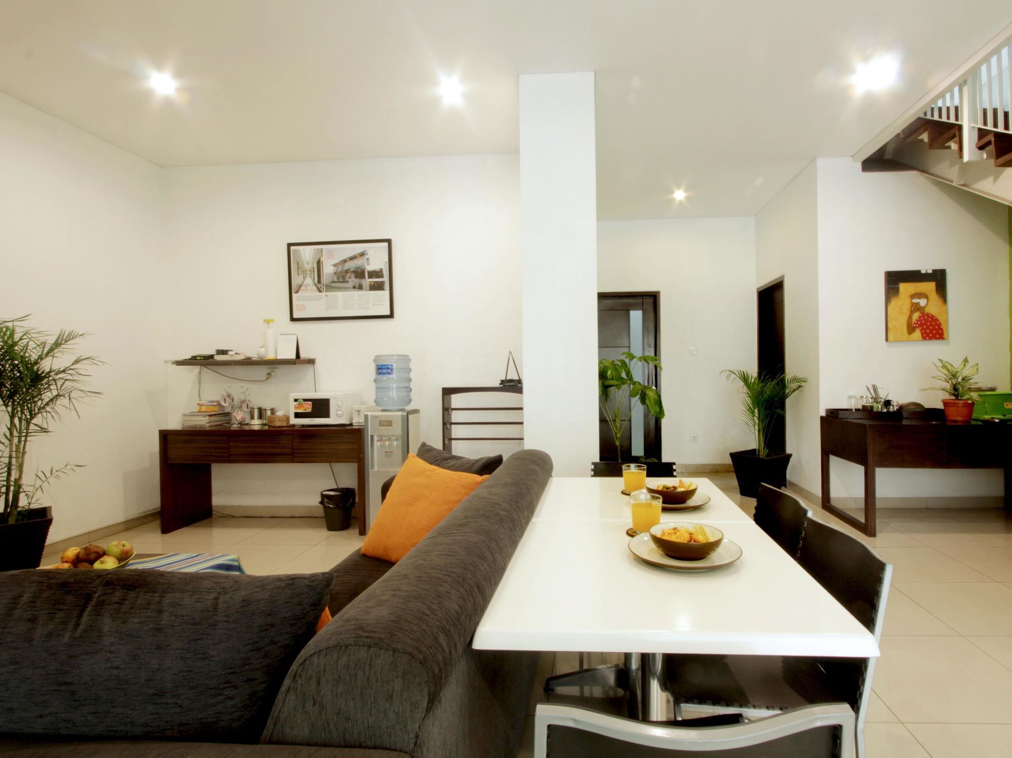 Omah Dasar Hotel Jakarta Exterior photo